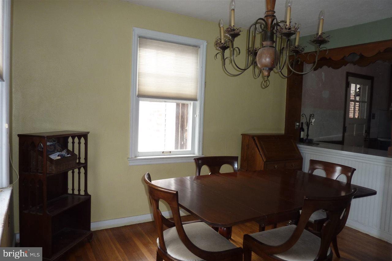 208 Greystone Road York, PA 17402 - Photo 5 of 19 Gallery Image 5