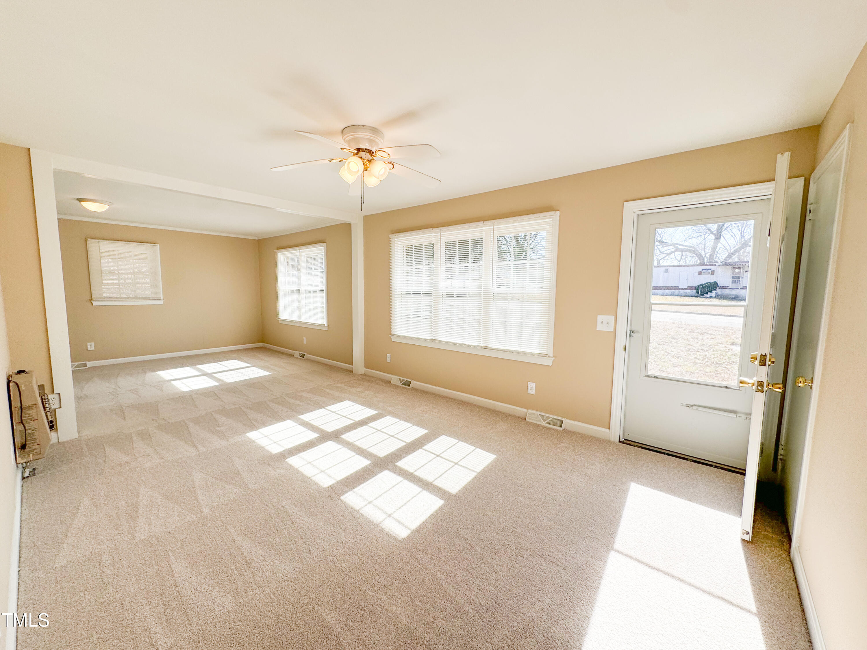 314 Lawrence Street Roxboro, NC 27573 - Photo 4 of 22 28B792A9-C9F3-4BEB-90DD-D510E64792D2