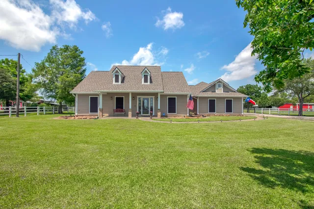 $715,000 | 1110 Robinson Road, La Porte, TX 77571