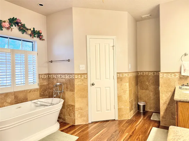 $715,000 | 1110 Robinson Road, La Porte, TX 77571