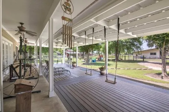 $715,000 | 1110 Robinson Road, La Porte, TX 77571