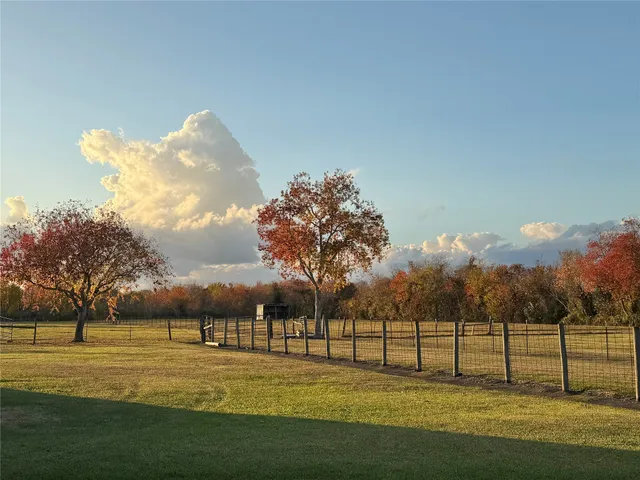 $715,000 | 1110 Robinson Road, La Porte, TX 77571