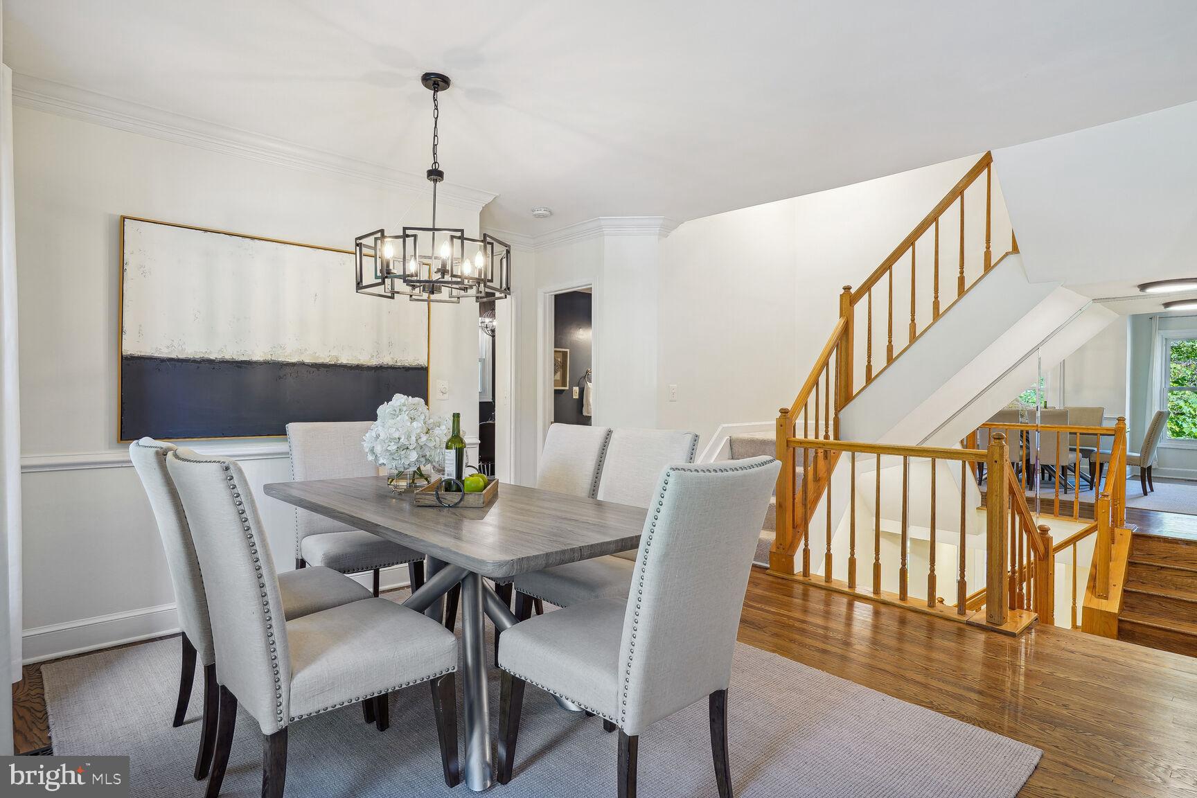 691 West Glebe Road Alexandria, VA 22305 - Photo 11 of 29 Lovely hardwood floors on 2nd level