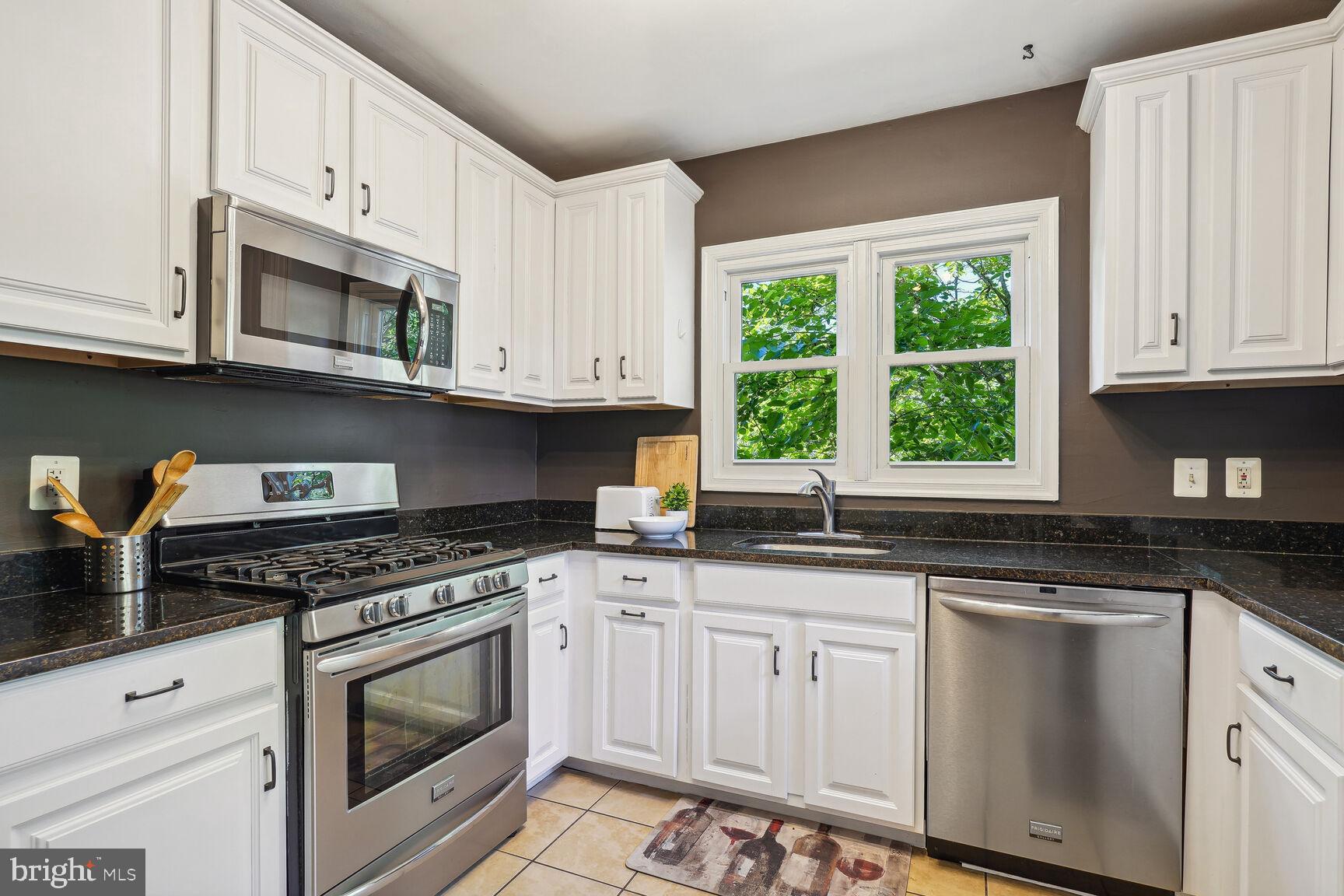 691 West Glebe Road Alexandria, VA 22305 - Photo 13 of 29 Kitchen