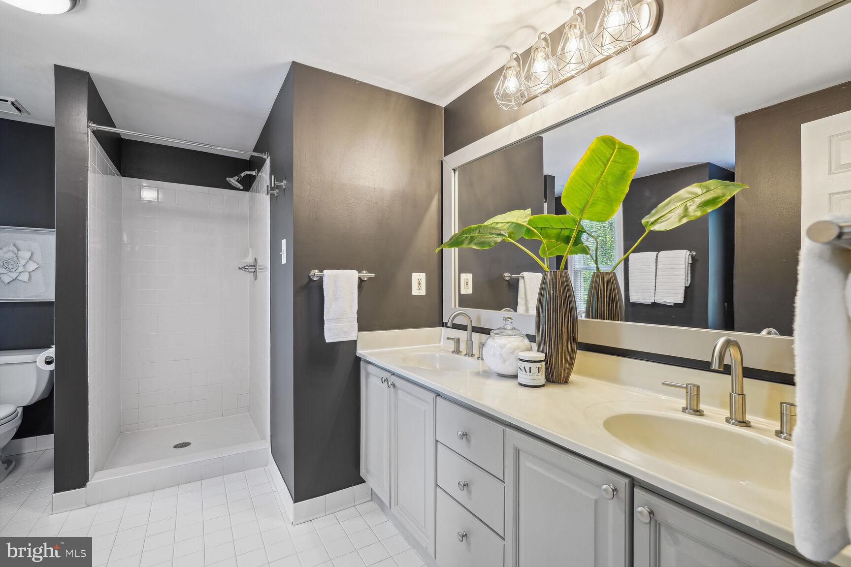 691 West Glebe Road Alexandria, VA 22305 - Photo 18 of 29 Primary ensuite bath with dual vanity
