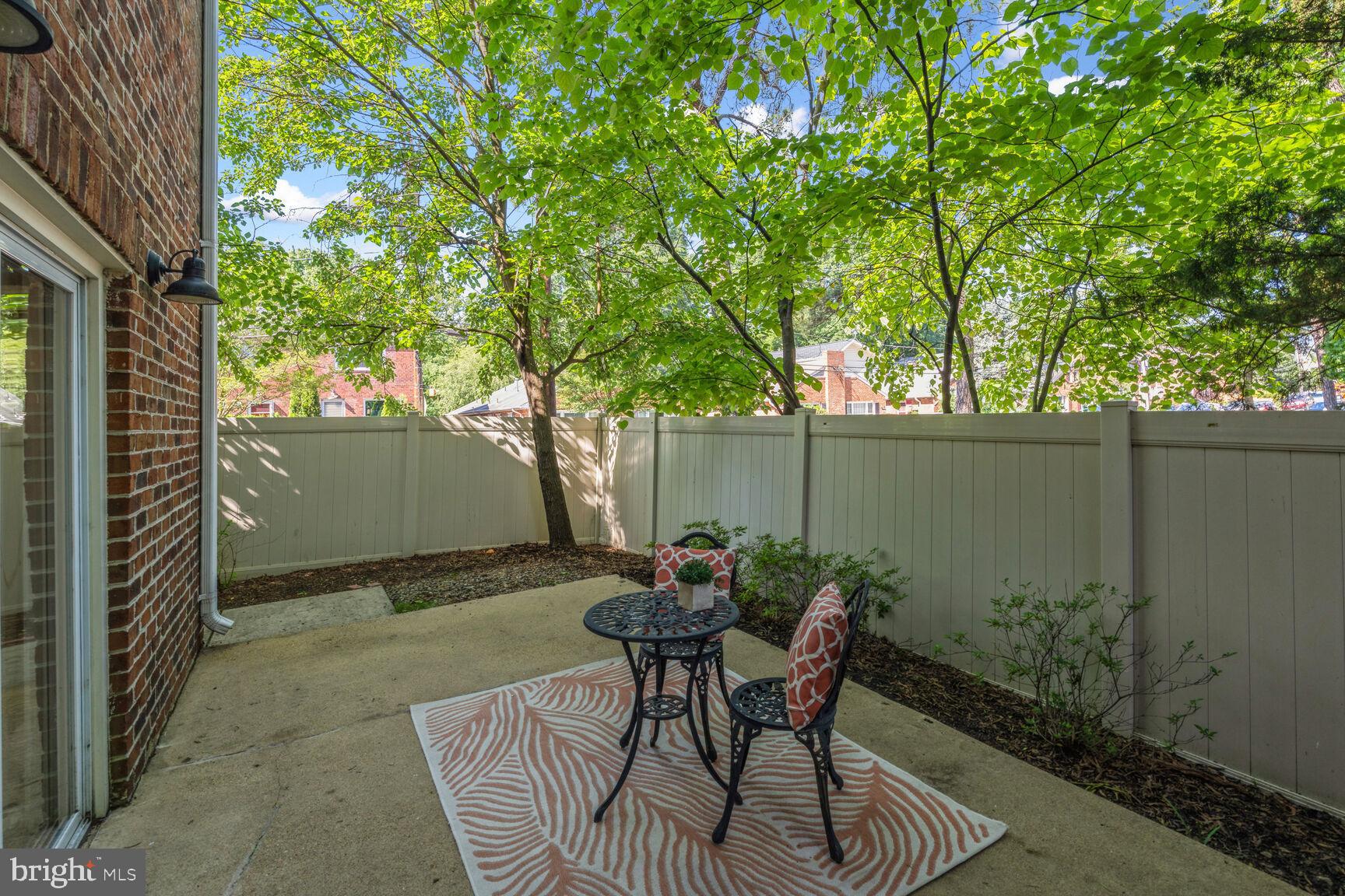 691 West Glebe Road Alexandria, VA 22305 - Photo 4 of 29 Private patio