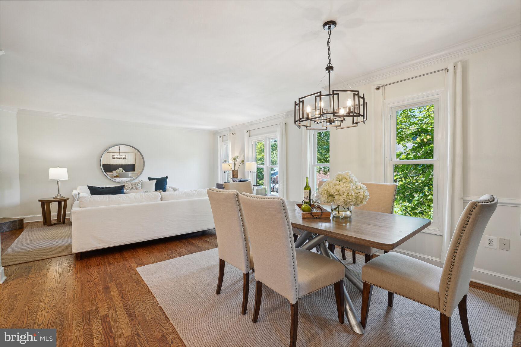 691 West Glebe Road Alexandria, VA 22305 - Photo 8 of 29 Light-filled living space