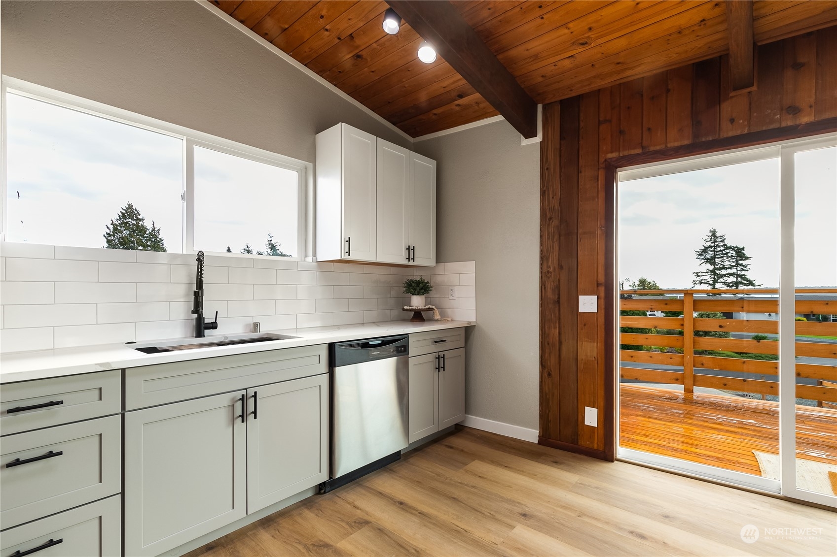 8031 Kispiox Road Blaine, WA 98230 - Photo 11 of 40 Gallery Image 11