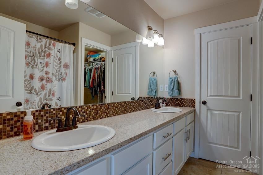 62513 Eagle Road Bend, OR 97701 - Photo 8 of 24 Additional Photo