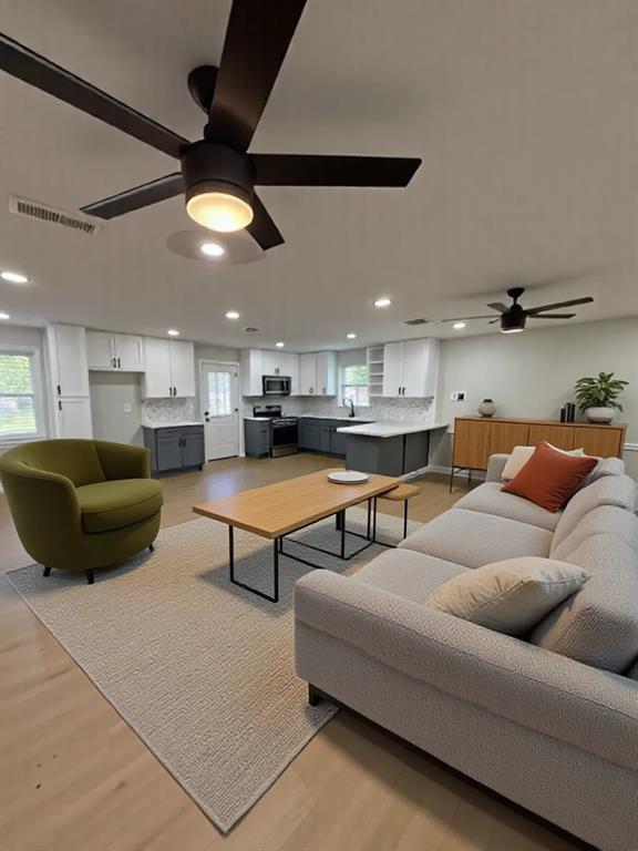 4815 Kelman Street Dallas, TX 75214 - Photo 3 of 16 Virtually Staged