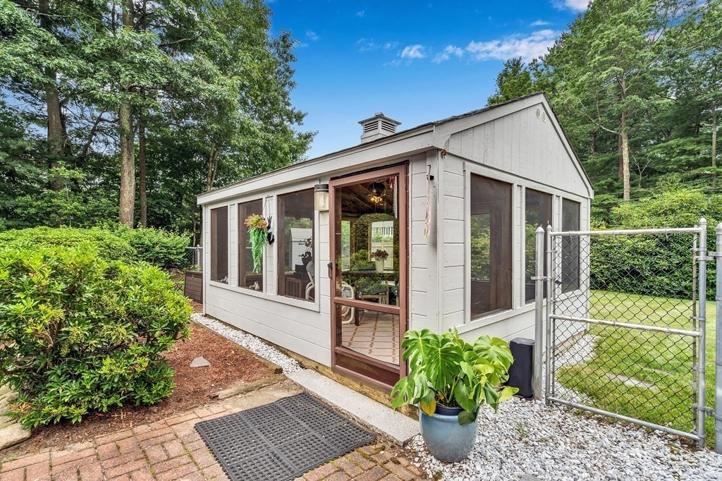 458 Old Post Road Walpole, MA 02081 - Photo 5 of 32 Gallery Image 5