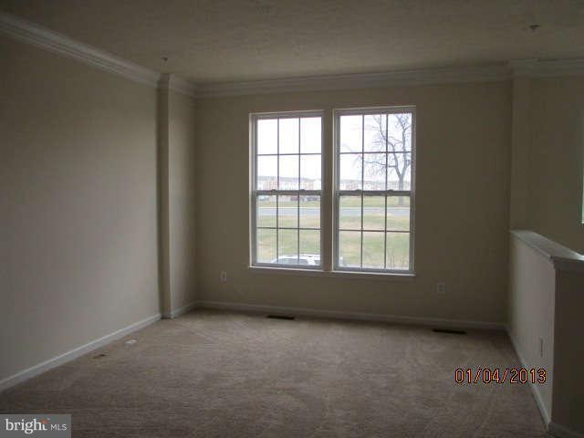 868 Lowe Road Baltimore, MD 21220 - Photo 2 of 8 Living Room