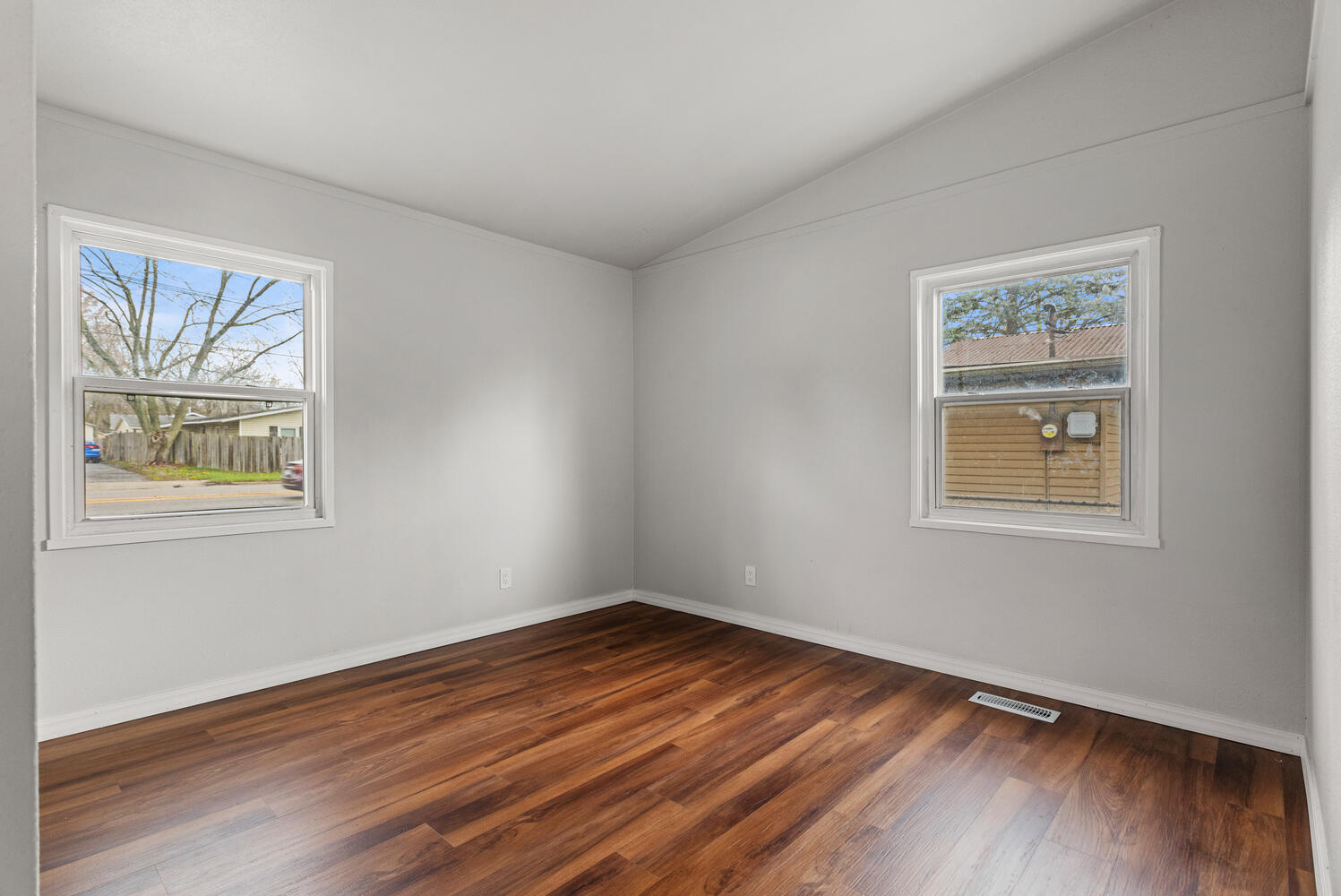 2003 West Kirby Avenue Champaign, IL 61821 - Photo 12 of 23