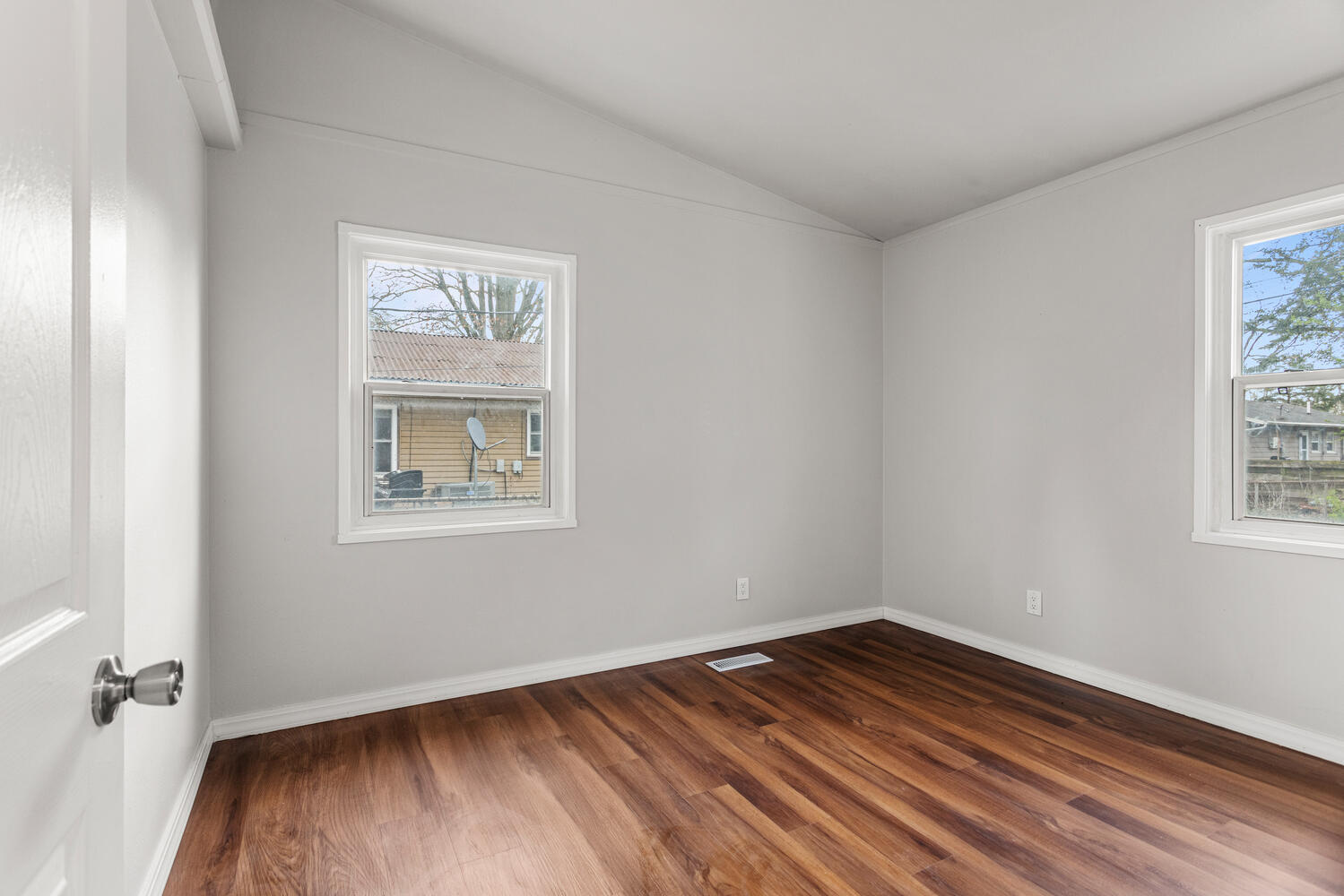 2003 West Kirby Avenue Champaign, IL 61821 - Photo 16 of 23