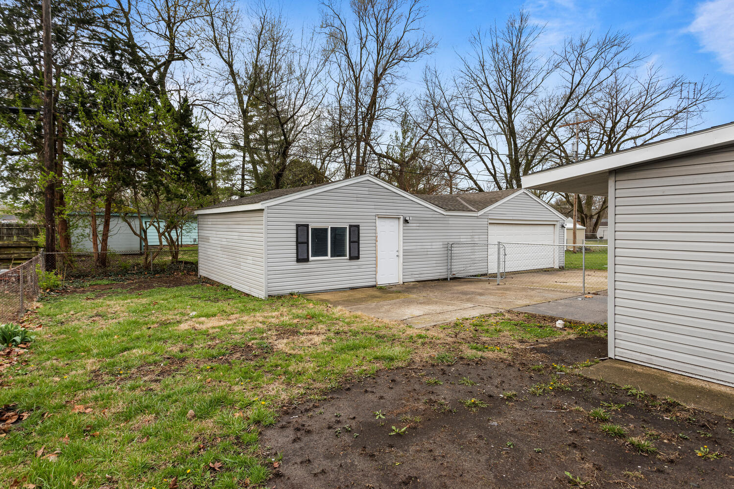 2003 West Kirby Avenue Champaign, IL 61821 - Photo 4 of 23