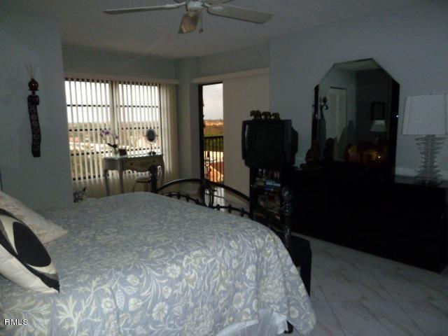 14460 Strathmore Lane, Unit 707 Delray Beach, FL 33446 - Photo 11 of 12 Strathmre master bed