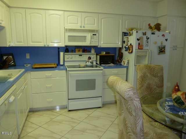 14460 Strathmore Lane, Unit 707 Delray Beach, FL 33446 - Photo 3 of 12 strathmore kitchrn