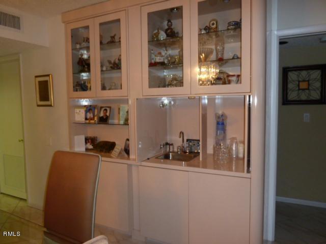 14460 Strathmore Lane, Unit 707 Delray Beach, FL 33446 - Photo 6 of 12 strathmore wetbar