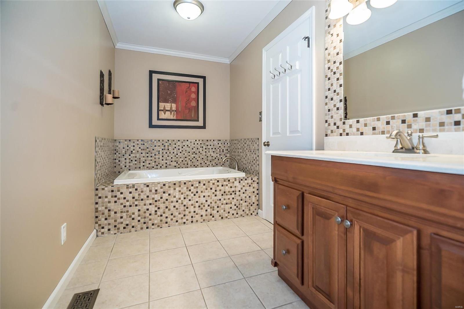 14720 Chermoore Drive Chesterfield, MO 63017 - Photo 19 of 46