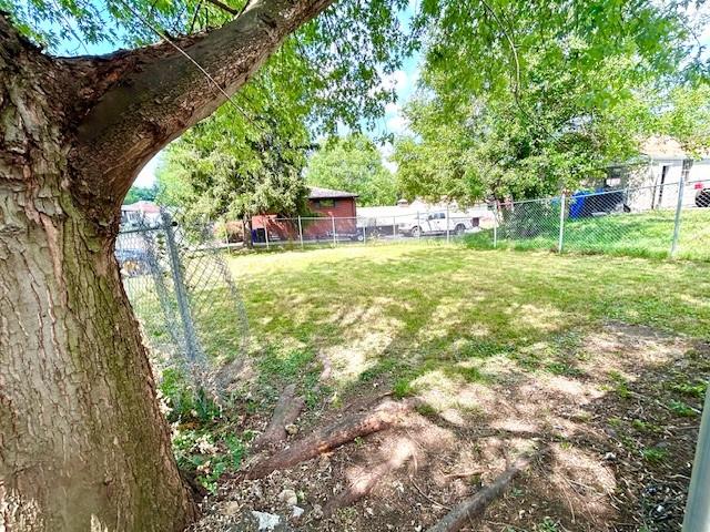 1201 Marshall Road Monaca, PA 15061 - Photo 10 of 35 a backyard of a house with lots of green space