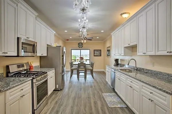 $2,500 | 272 Lakeview Drive, Unit B, Slidell, LA 70458
