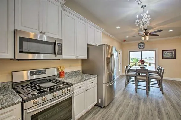 $2,500 | 272 Lakeview Drive, Unit B, Slidell, LA 70458