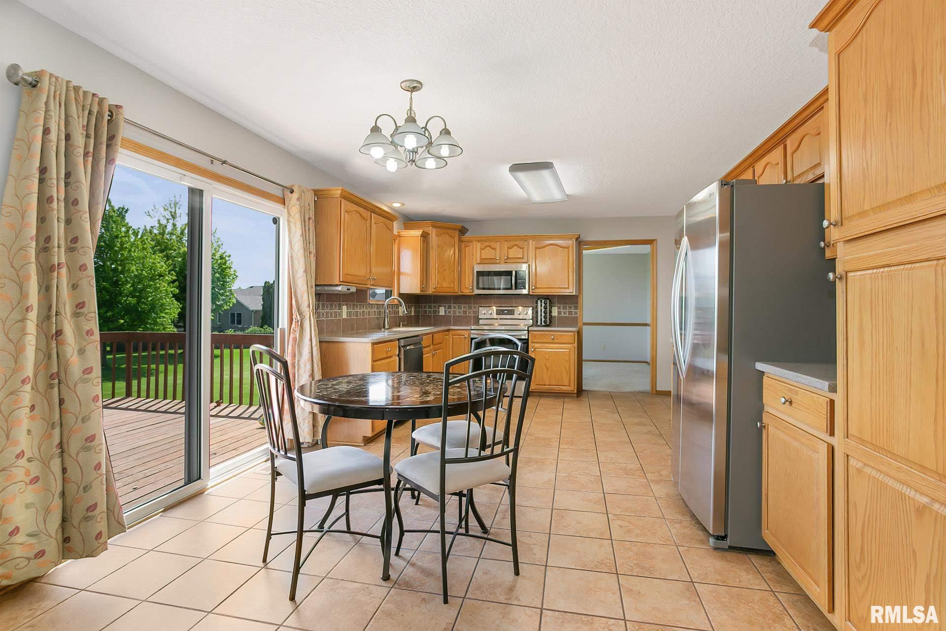 2085 Ashford Road Bettendorf, IA 52722 - Photo 13 of 32 Gallery Image 13