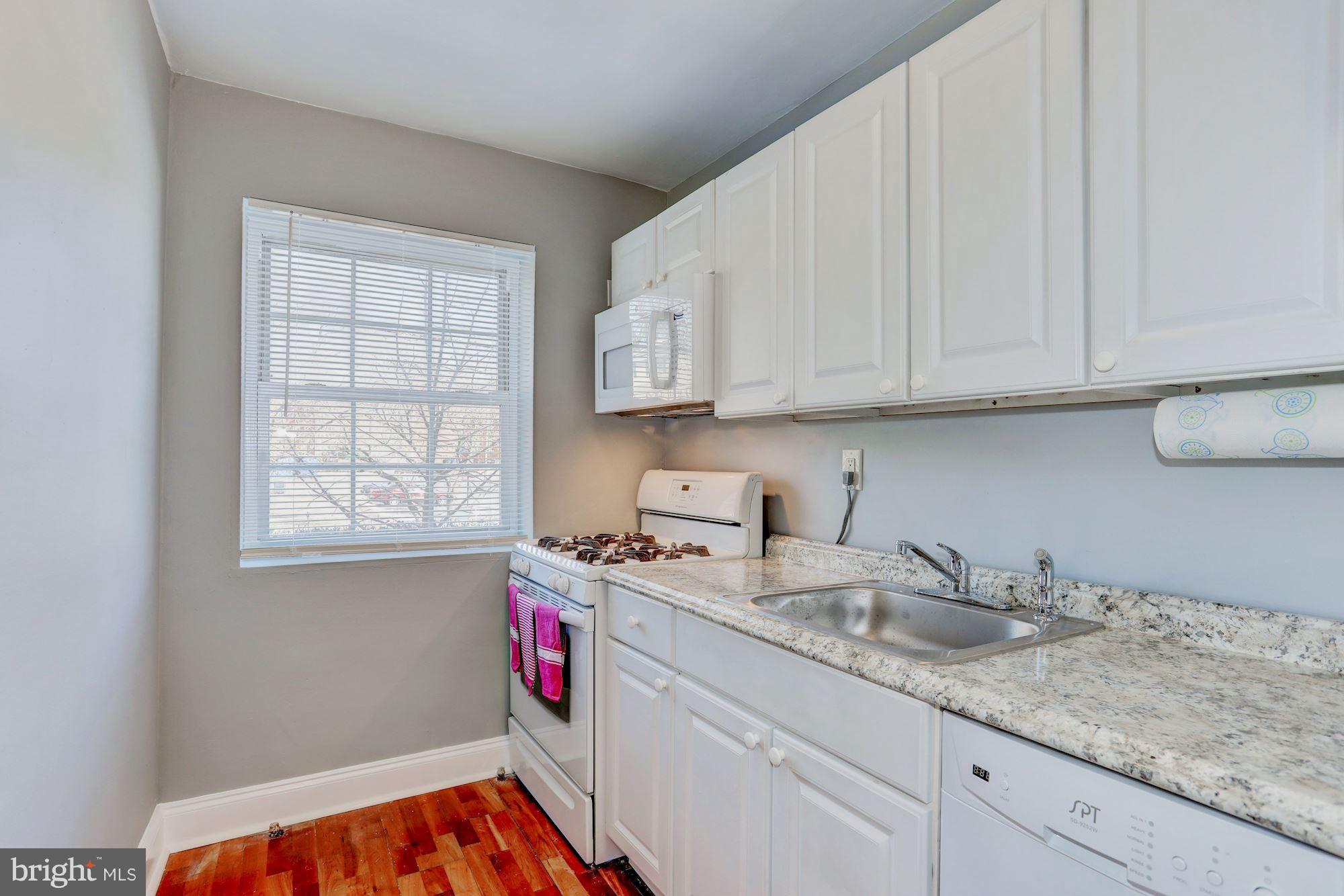 5310 8th Road South, Unit 1 Arlington, VA 22204 - Photo 11 of 25 Kitchen