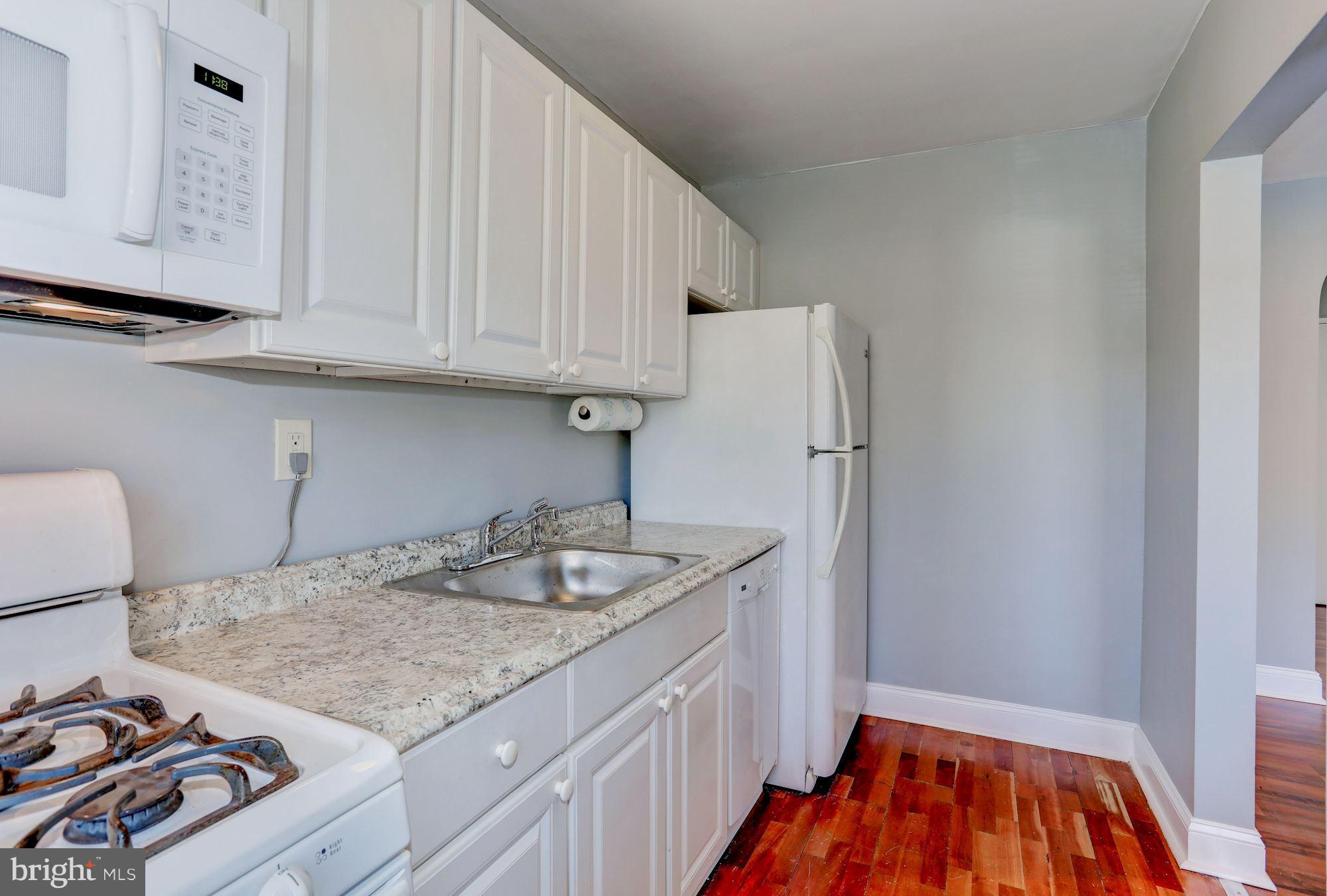 5310 8th Road South, Unit 1 Arlington, VA 22204 - Photo 9 of 25 Kitchen