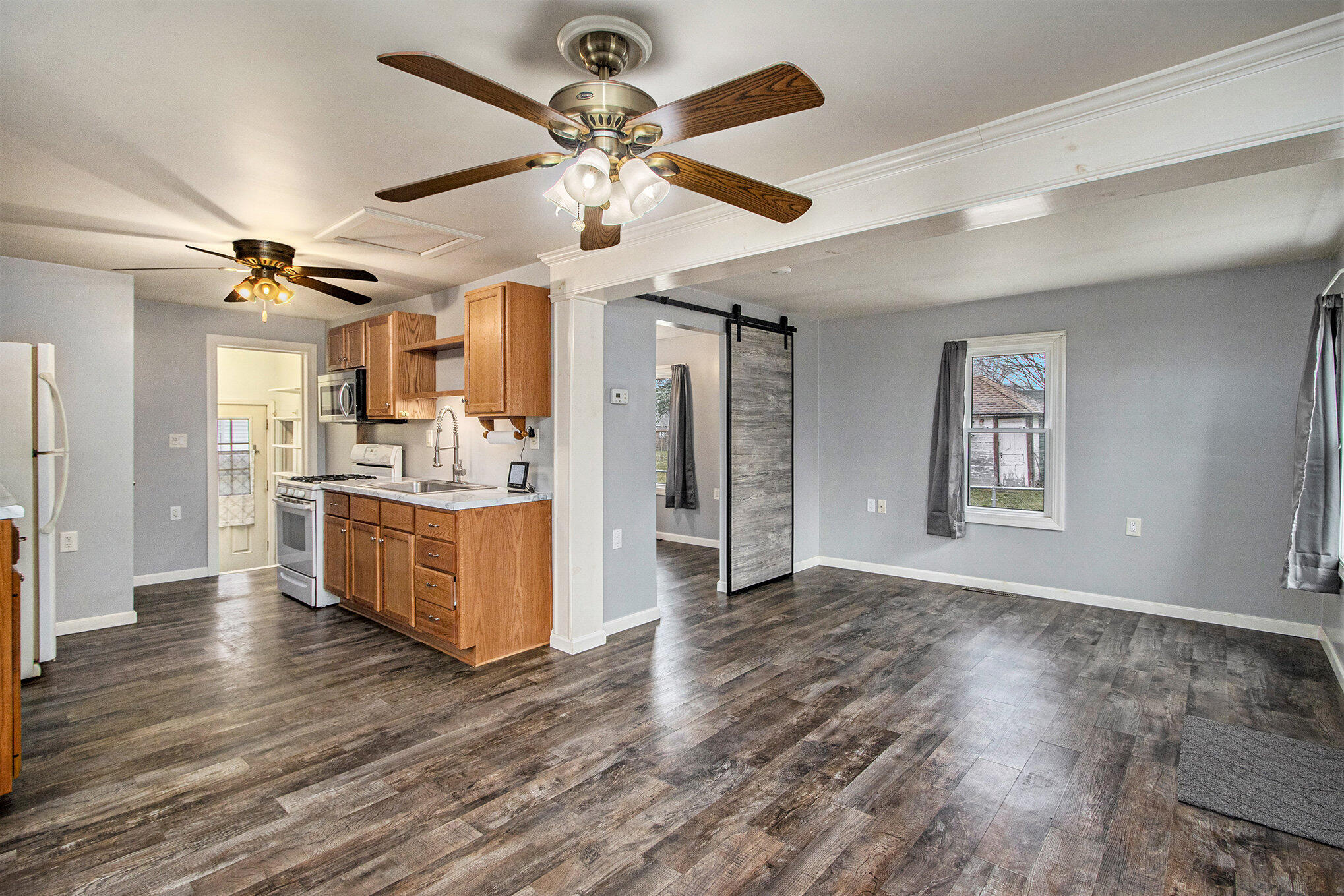 633 South Hooker Avenue Three Rivers, MI 49093 - Photo 8 of 18 008_633shooker_16