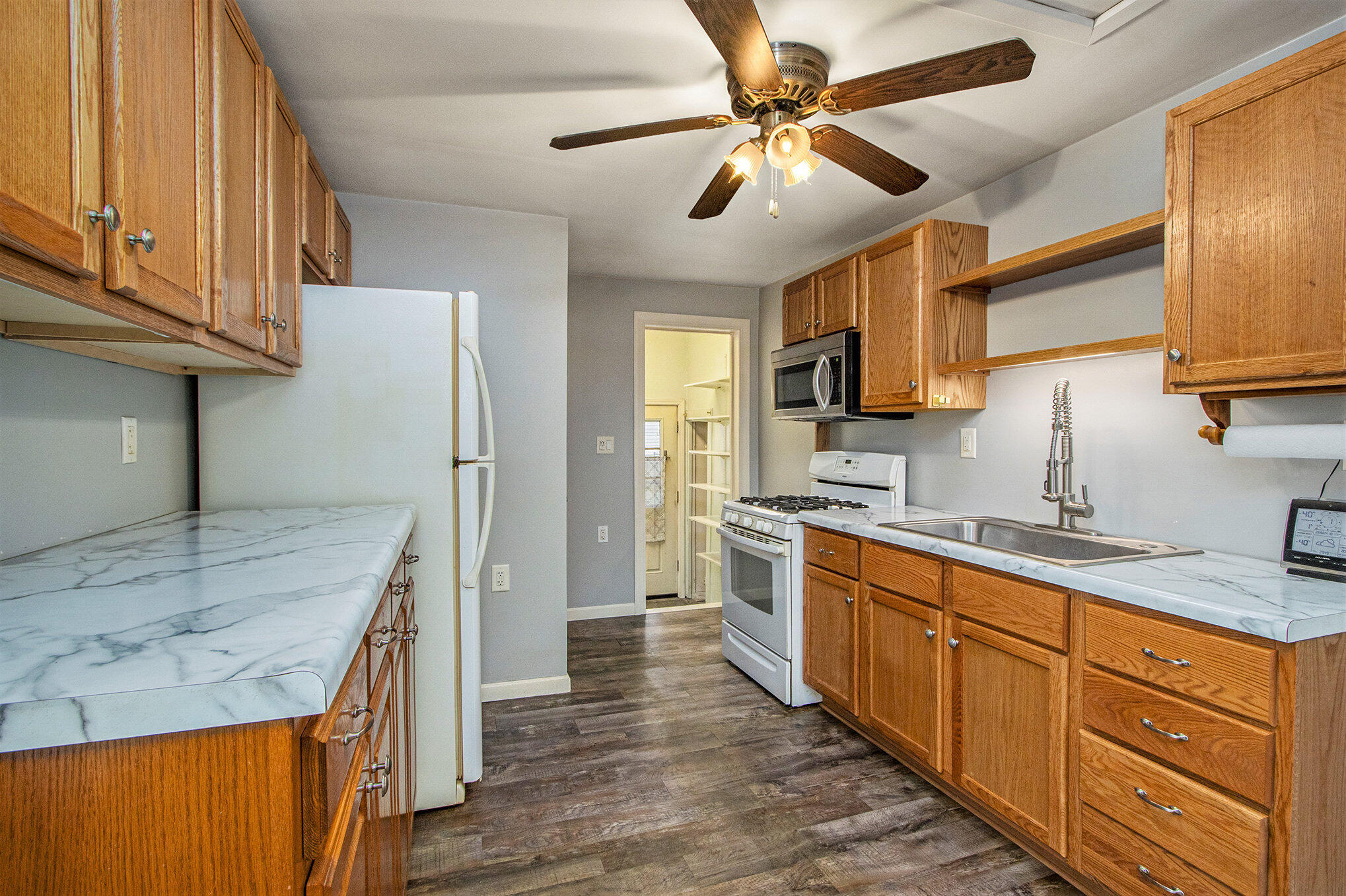 633 South Hooker Avenue Three Rivers, MI 49093 - Photo 9 of 18 009_633shooker_10
