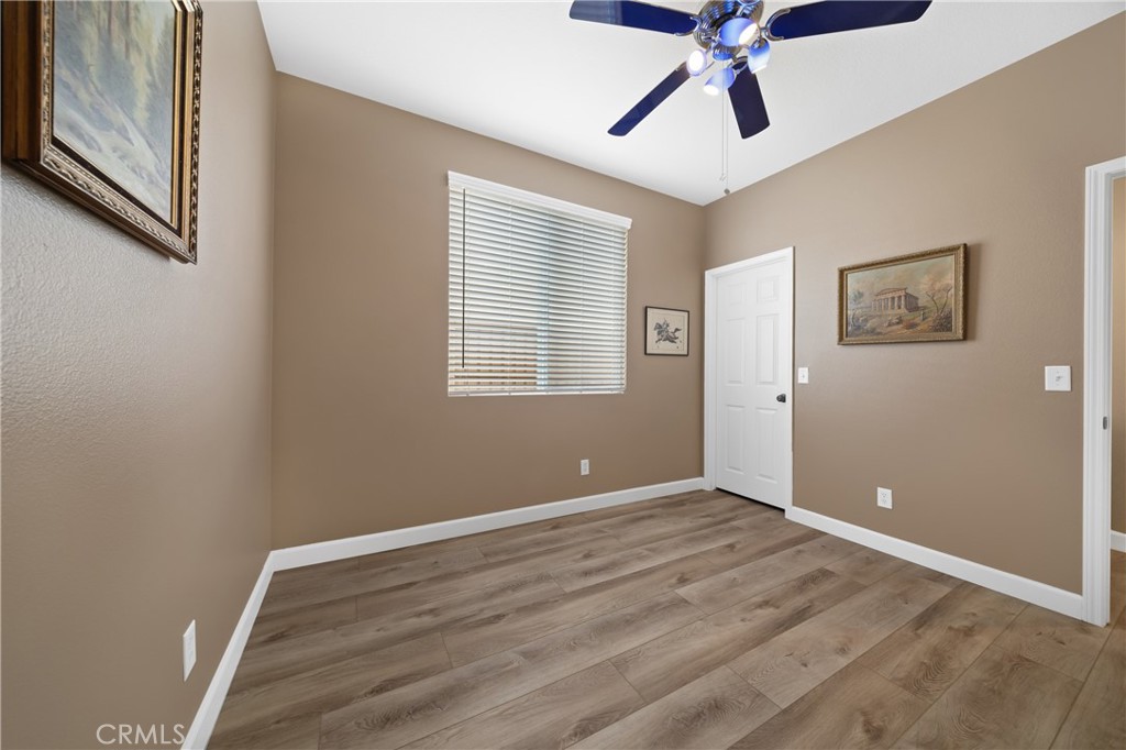 40889 Robards Way Murrieta, CA 92562 - Photo 28 of 36 a view of room with window and ceiling fan