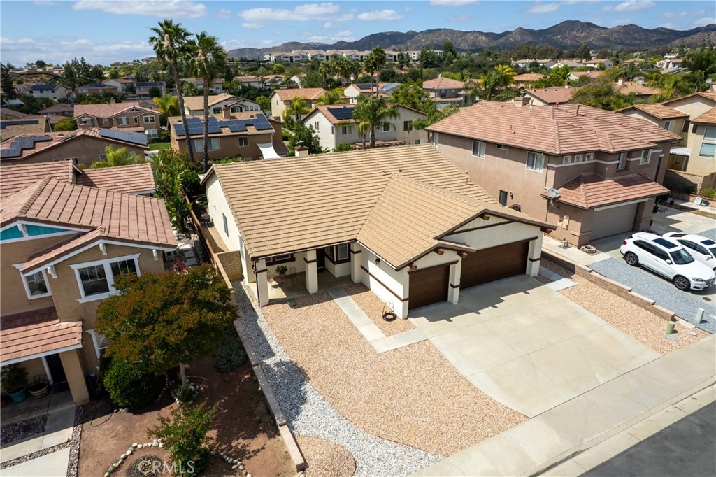40889 Robards Way Murrieta, CA 92562 - Photo 31 of 36 an aerial view of residential houses with outdoor space