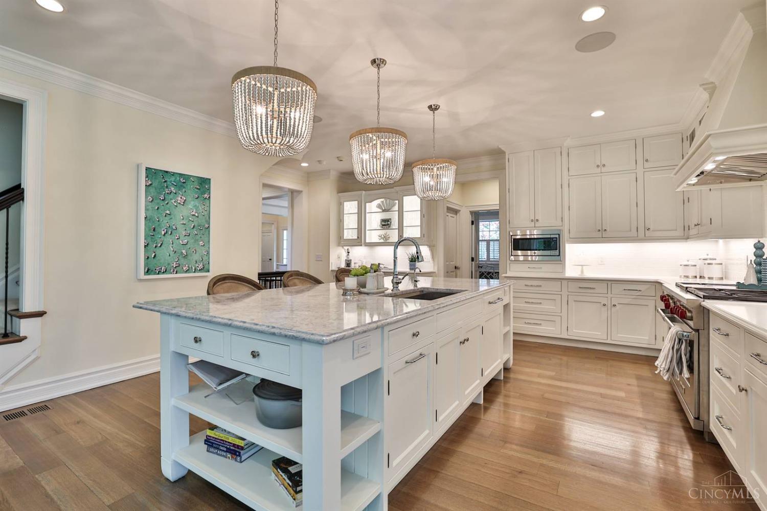 6155 Shadyglen Road Cincinnati, OH 45243 - Photo 16 of 79 Gallery Image 16