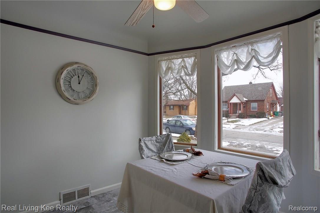 23777 Rausch Avenue Eastpointe, MI 48021 - Photo 8 of 29 Dining_Room (11).jpg