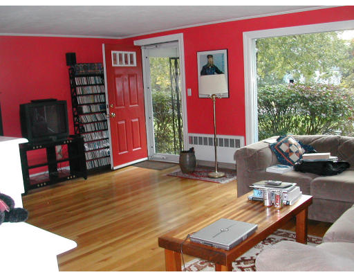 17 Dunstan Road Chelmsford, MA 01824 - Photo 3 of 13 Gallery Image 3