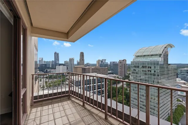 $875,000 | 3475 Oak Valley Road Northeast, Unit 2820, Atlanta, GA 30326