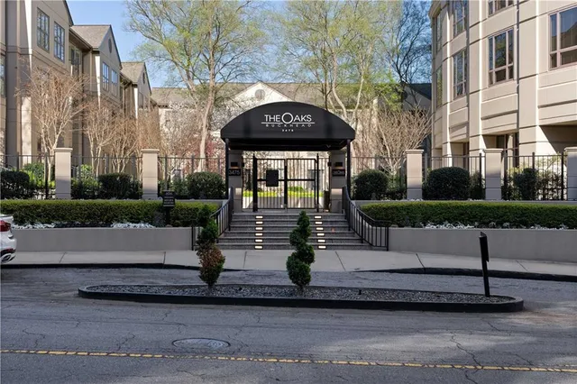 $875,000 | 3475 Oak Valley Road Northeast, Unit 2820, Atlanta, GA 30326