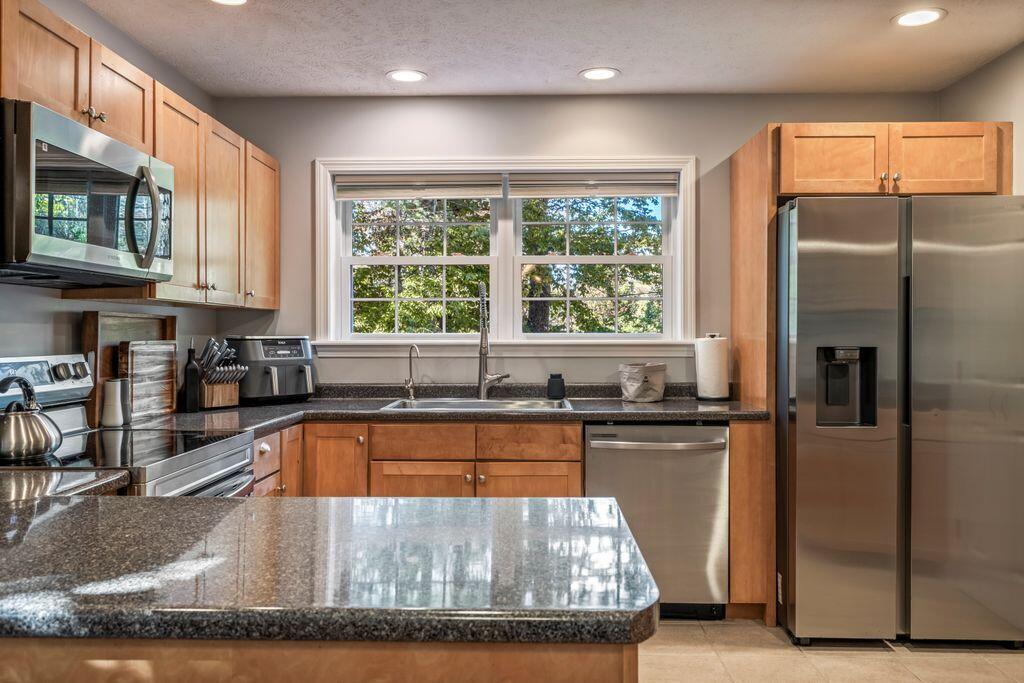 50 Winslow Road, Unit B Gorham, ME 04038 - Photo 11 of 37 Kitchen