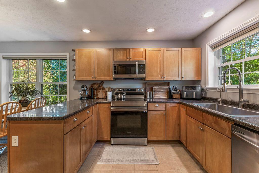 50 Winslow Road, Unit B Gorham, ME 04038 - Photo 13 of 37 Kitchen