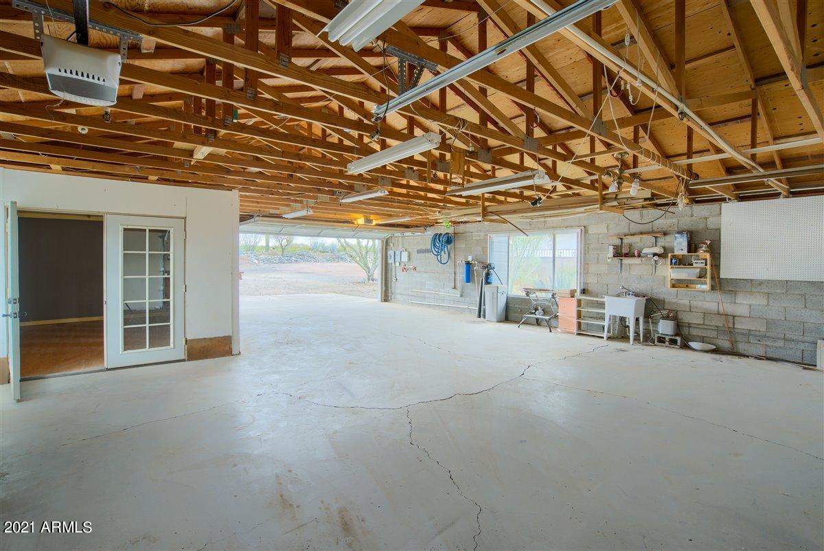40636 North Fleming Springs Road Cave Creek, AZ 85331 - Photo 48 of 50 48-Garage