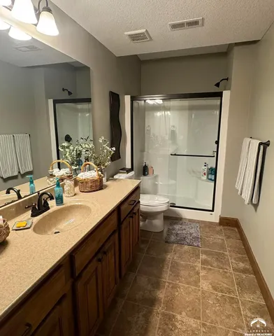 $3,200 | 1013 Diamondhead Drive, Lawrence, KS 66049