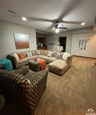 $3,200 | 1013 Diamondhead Drive, Lawrence, KS 66049