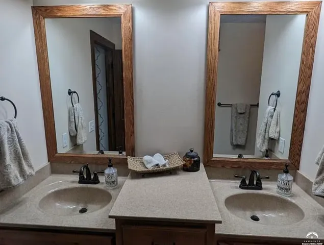 $3,200 | 1013 Diamondhead Drive, Lawrence, KS 66049