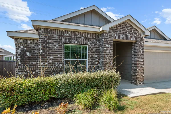 $2,200 | 15214 Counterpoint, San Antonio, TX 78245