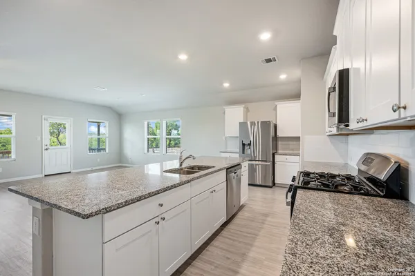 $2,200 | 15214 Counterpoint, San Antonio, TX 78245