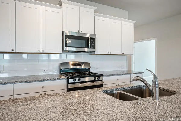 $2,200 | 15214 Counterpoint, San Antonio, TX 78245