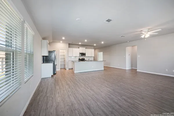 $2,200 | 15214 Counterpoint, San Antonio, TX 78245