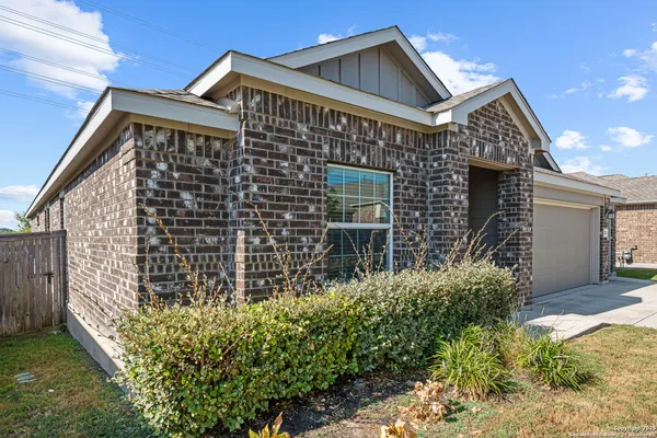$2,200 | 15214 Counterpoint, San Antonio, TX 78245