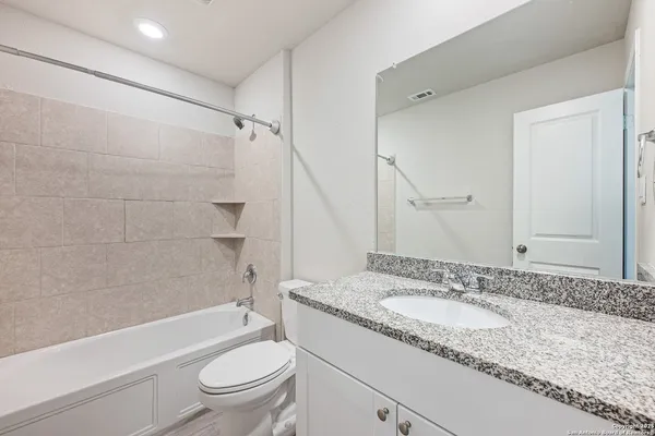 $2,200 | 15214 Counterpoint, San Antonio, TX 78245